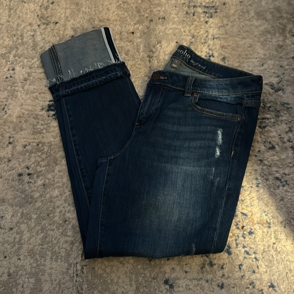 New York & Co Soho boyfriend Jeans distressed mid rise cropped Sz 6 - Picture 3 of 9